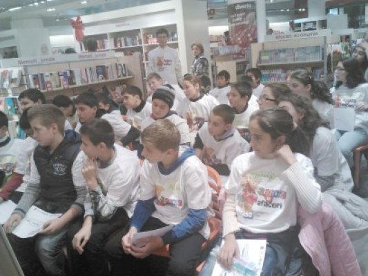 Copii din Fântânele şi Cogealac, învăţaţi să devină 